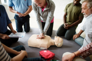 How First Aid Courses Teach Calm Decision Making Under Pressure