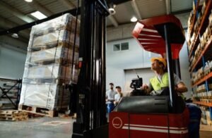 Maximizing Efficiency and Safety Through Comprehensive Forklift Service
